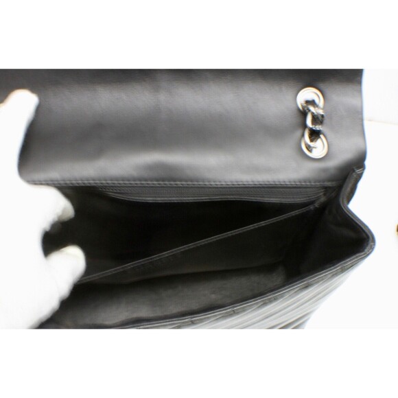 Chanel Classic Single Flap Bag Chevron Patent Maxi Black - Picture 7 of 13